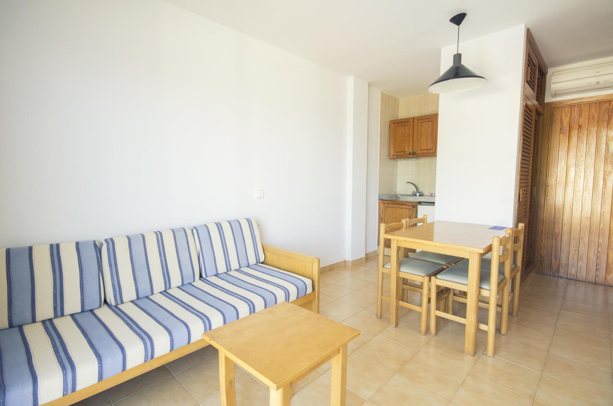 Aparthotel Wi-Ki-Woo (Adults Only) San Antonio Abad Exterior foto